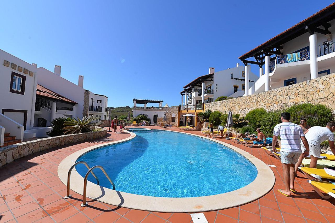 Paddle - Sea View Apartment With 3 Pools, Tennis & Squash Court サン・マルティーニョ・ド・ポルト エクステリア 写真