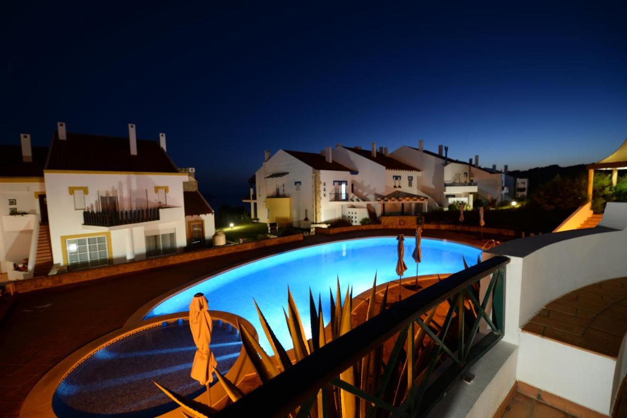 Paddle - Sea View Apartment With 3 Pools, Tennis & Squash Court サン・マルティーニョ・ド・ポルト エクステリア 写真