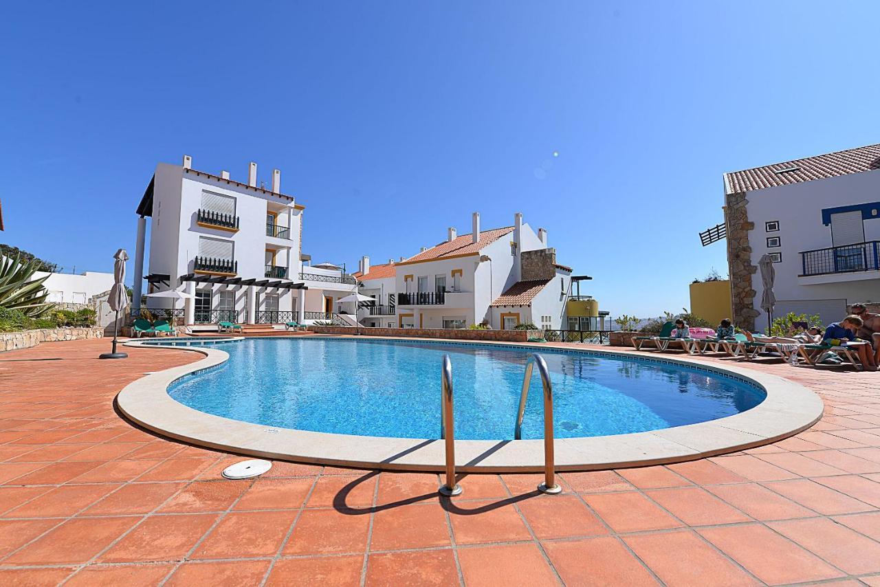 Paddle - Sea View Apartment With 3 Pools, Tennis & Squash Court サン・マルティーニョ・ド・ポルト エクステリア 写真