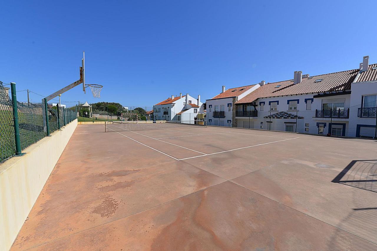 Paddle - Sea View Apartment With 3 Pools, Tennis & Squash Court サン・マルティーニョ・ド・ポルト エクステリア 写真